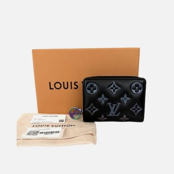 Authentic Louis Vuitton Ski Monogram Wallet - Picture 5 of 9